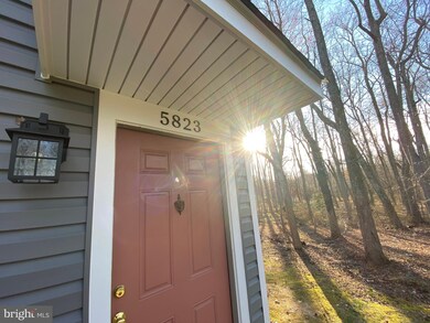 5823 Orchard Hill Ct, Clifton, VA 20124 - photo 2