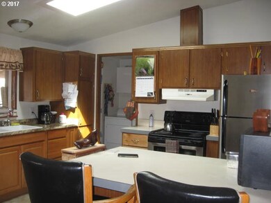 15155 SE Lala Dr unit 13, Clackamas, OR 97015 - photo 4