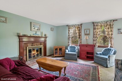 02_405IrelandWay_1_LivingRoom_MLSuse_150