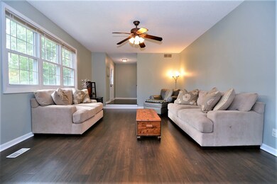 7955 Marywood Dr, Newburgh, IN 47630 - photo 4