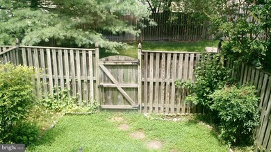 14807 Belle Ami Dr, Laurel, MD 20707 - photo 6