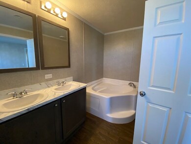 27 Bradley Ln unit AC27, West Branch, IA 52358 - photo 7