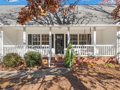 922 Clover Park Dr, Clover, SC 29710 - photo 5