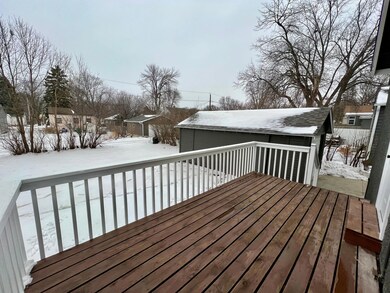 521 Pillsbury Ave, Albert Lea, MN 56007 - photo 3