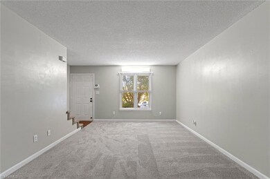 1049 Rock Knoll Ct unit 204, Winston Salem, NC 27107 - photo 5