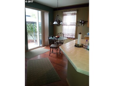 15330 SE Bollam Dr, Clackamas, OR 97015 - photo 4