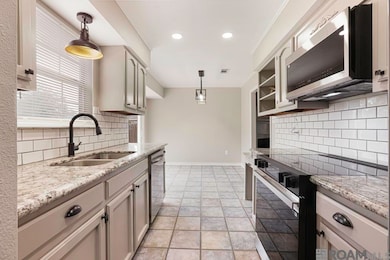 16199 N Galvez Ave, Prairieville, LA 70769 - photo 2