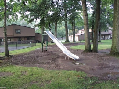 26669 Lake of the Falls Blvd unit 26669, Olmsted Falls, OH 44138 - photo 7