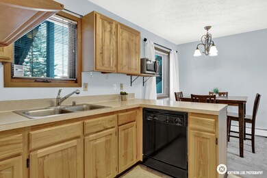 Kitchen_Dining_4