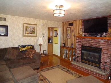 28 E 2nd Ave, Latrobe, PA 15650 - photo 6