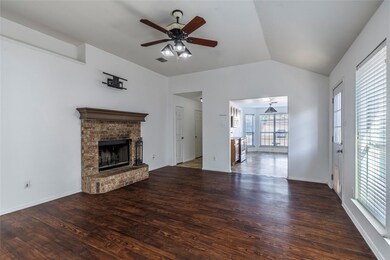 4725 Topaz Ln, Granbury, TX 76049 - photo 5