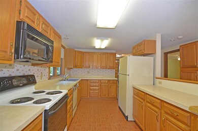 100 Hemlock Ln, New London, NH 03257 - photo 6