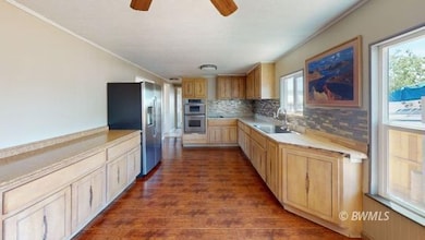 530 Jonathan Edwards, Big Water, UT 84741 - photo 7