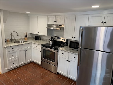 21 Pope St unit 1, Newport, RI 02840 - photo 5