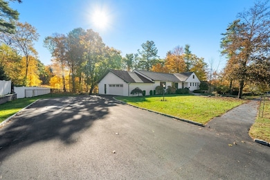 23 Tophet Rd, Lynnfield, MA 01940 - photo 2