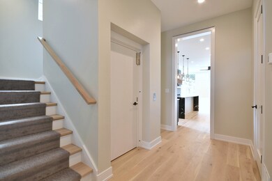 270 N Addison Ave, Elmhurst, IL 60126 - photo 3