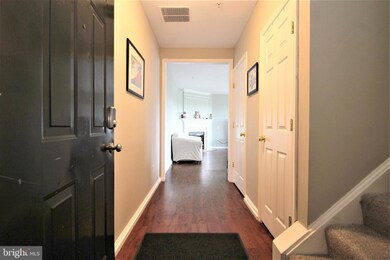 8195 Halley Ct unit 302, Lorton, VA 22079 - photo 2