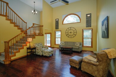 9135 Highland View-103