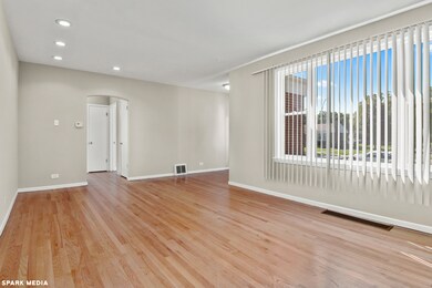 9936 Drury Ln, Westchester, IL 60154 - photo 4