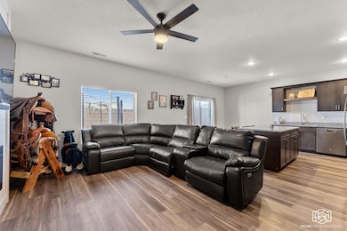 1510 W Topaz unit C, Cedar City, UT 84720 - photo 4