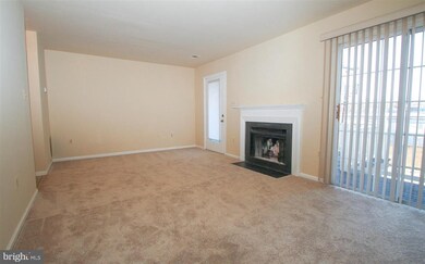 300D Locust St SE unit 6, Vienna, VA 22180 - photo 5