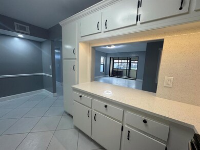 802 Sky Pine Way unit 41, Greenacres, FL 33415 - photo 3