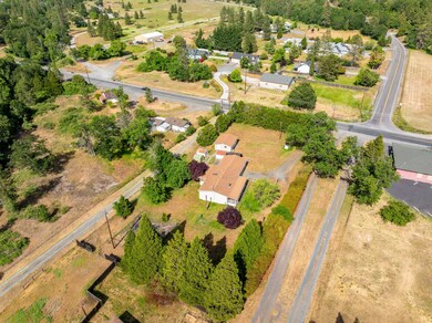 8550 Monument Dr, Grants Pass, OR 97526 - photo 4