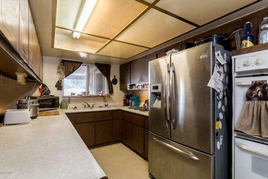 8238 W Amelia Ave - MLS-8