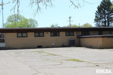 3834 N Division St, Davenport, IA 52806 - photo 7