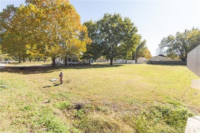 729 W 3rd St, Cherryvale, KS 67335 - photo 4