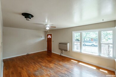 1073 13th Ave SW, Albany, OR 97321 - photo 2