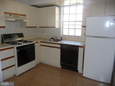 11921 Tarragon Rd unit J, Reisterstown, MD 21136 - photo 6