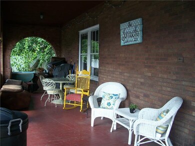 Relax on the Front Porch!
