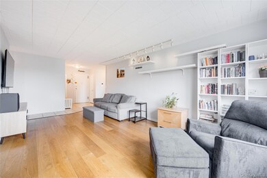 510 Midland Ave unit 3L, Yonkers, NY 10704 - photo 6