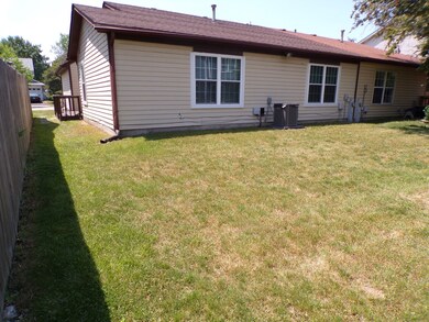 1823 Shetland Rd, Naperville, IL 60565 - photo 3