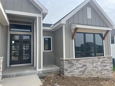 7115 Richards Dr, Shawnee, KS 66216 - photo 2