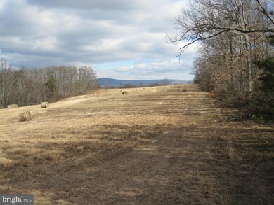 210 Householder Rd, Hedgesville, WV 25427 - photo 3