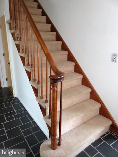 628 Delaware St, New Castle, DE 19720 - photo 2