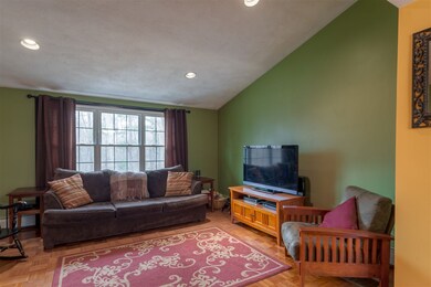 18 Wedgewood Dr, Londonderry, NH 03053 - photo 2