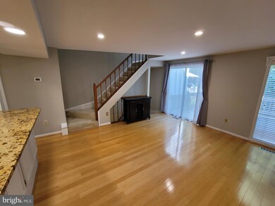 11921 Redtree Way, Reston, VA 20194 - photo 7