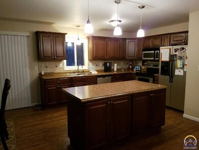 2932 SW Atwood Ave, Topeka, KS 66614 - photo 2