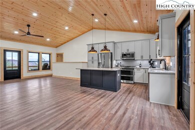 321 Shady Oak Ln, West Jefferson, NC 28694 - photo 4