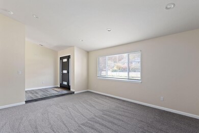 1835 NW Candler Ave, Grants Pass, OR 97526 - photo 5