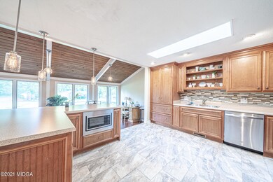 102 Trophy Ct--26