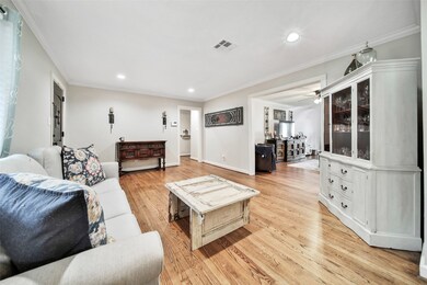 1047 W 41st St, Houston, TX 77018 - photo 7