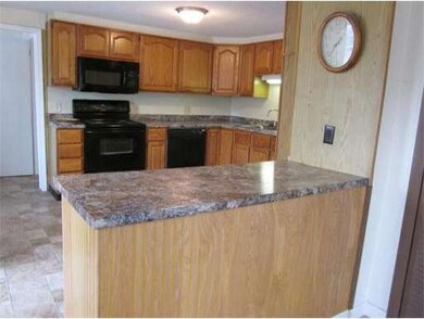 12 Emily St, Springfield, MA 01109 - photo 7