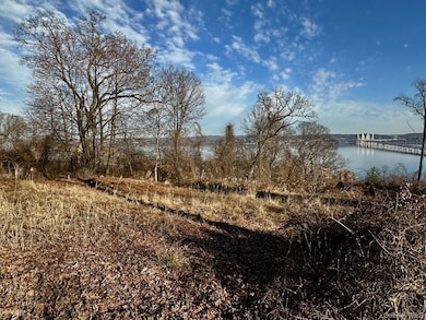 View of nature featuring a water view