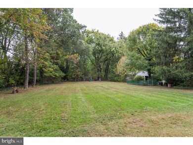 319 Palmers Ln, Wallingford, PA 19086 - photo 3