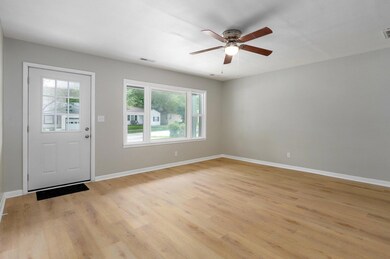 1406 E Locust St-5