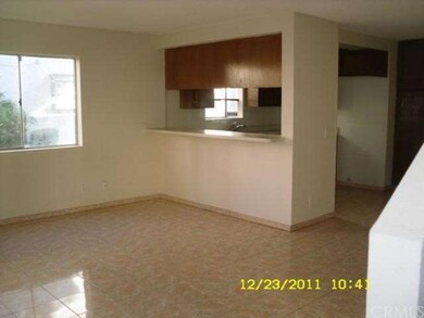Living Room / Kitchen